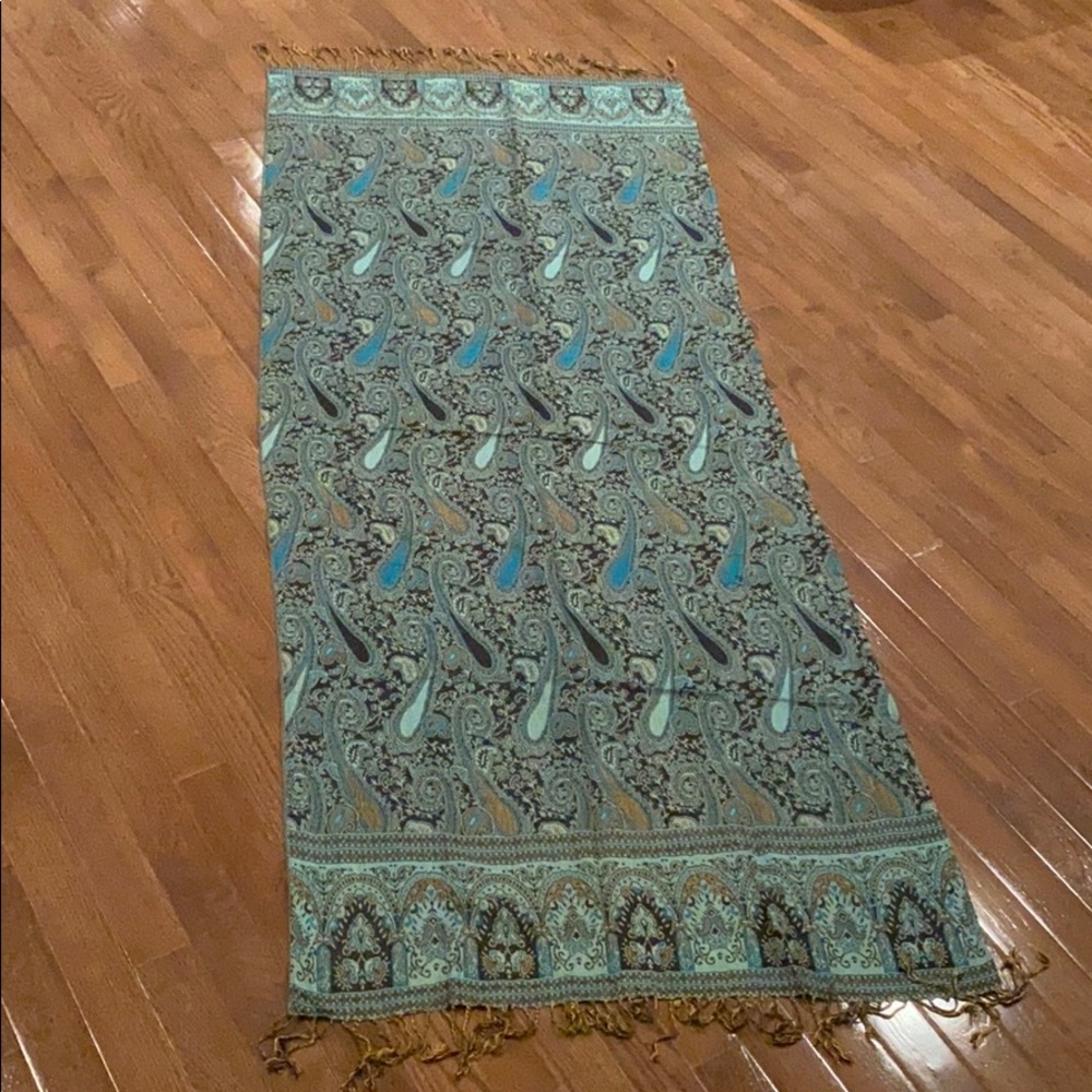Blue Scarf/Wrap - Picture 2 of 4